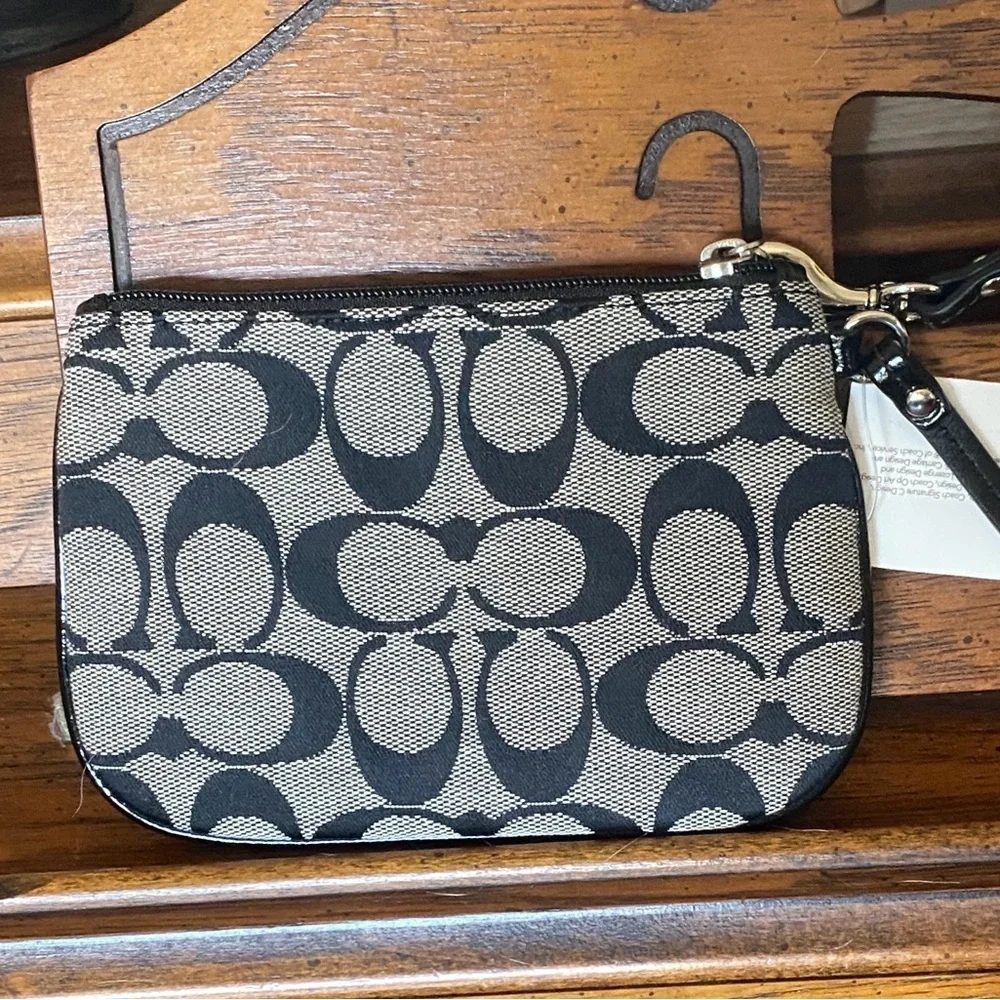 Coach Signature Canvas/Leather wristlet 🆕